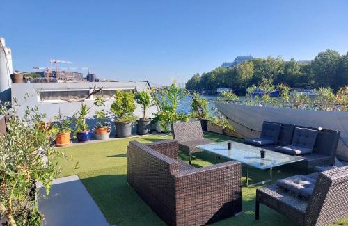 Sevres Boat Rental | Chambre en Seine chez Philippe