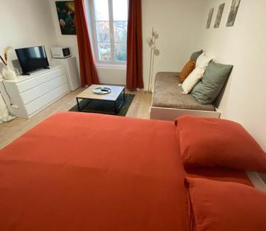 Poitiers House | Chambre familiale indépendante avec salle de bain privée