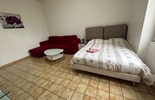 Montceau-les-Mines House | Chambre