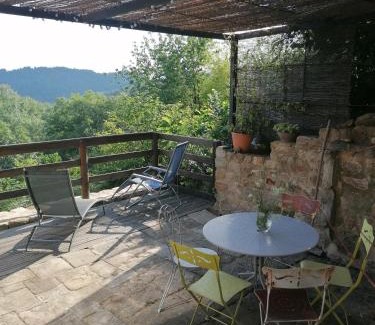Saint-Etienne-de-Boulogne Bed & Breakfast | chambre spacieuse avec sdb et terrasse privative