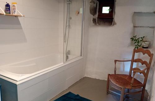 Saint-Etienne-de-Boulogne Bed & Breakfast | chambre spacieuse avec sdb et terrasse privative