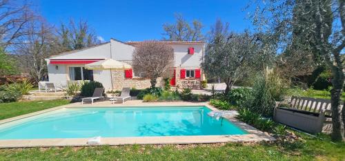 Saint-Cezaire-sur-Siagne House | Chambre d'Hôtes "Fragonard" Jardin et Piscine