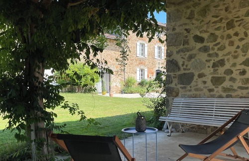 Saint-Laurent-sur-Gorre Bed & Breakfast | Chambre Avec Piscine et Parc Arboré