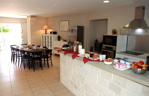 Saint-Seurin-de-Cadourne Bed & Breakfast | Chambres d'hôtes La Fontaine