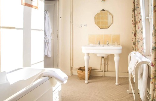 Verneuil-sur-Avre Bed & Breakfast | Chambres d'Hotes Château de la Puisaye