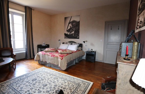 Mouchamps Bed & Breakfast | CHAMBRE GUILBAUD - LE PETIT CHATEAU DES CEDRES