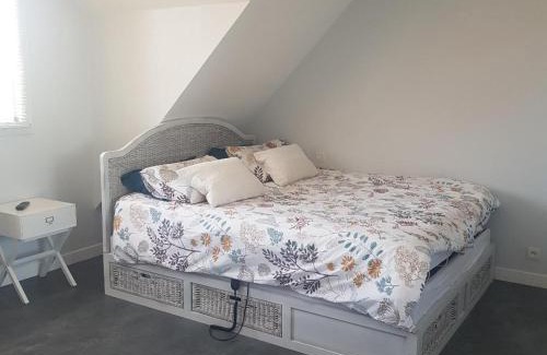 Mathieu Bed & Breakfast | Chambre Hugues entre Caen et la mer avec piscine