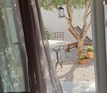 La Londe-les-Maures House | chambre indépendante avec jardin privatif