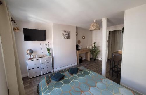 Cormeilles Apartment | Chambre indépendante Au Relais Normand