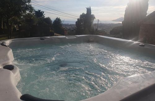 Le Cannet House | chambre jaccuzi vue mer