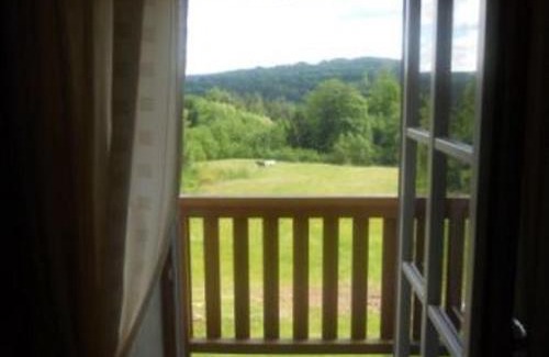 Moyenmoutier Bed & Breakfast | Chambre Jonquille - 3 Pers, Nature et Confort - FR-1-589-730