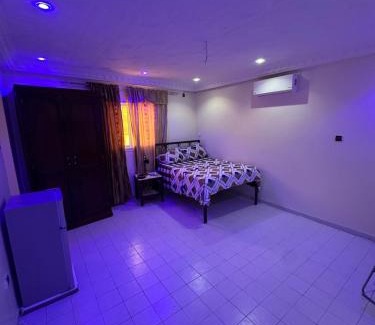 St. Louis Apartment | Chambre kay khol