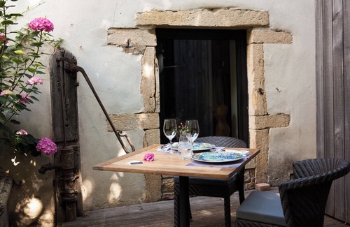 Saint-Quentin-Fallavier Bed & Breakfast | Chambre La Foudre L'Alouette, 20 minutes from the airport.