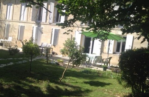 Saint-Vivien-de-Blaye Bed & Breakfast | Chambre La Garenne