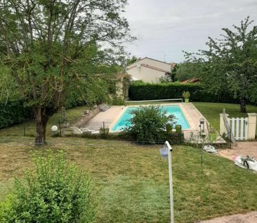 Carlus Bed & Breakfast | Chambre maison piscine