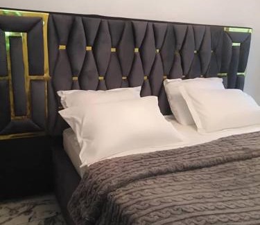 Akwa II Apartment | chambre meublée Douala Cameroun, bonapriso, eau chaude, wifi haut débit, clim, gardien