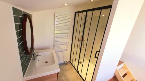 Evreux House | Chambre paisible chez l'habitant en rez de chaussée avec salle d'eau 10 min gare et centre ville