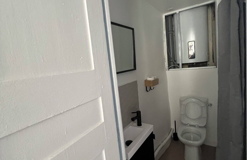 Chartres House | CHAMBRE PICASSIETTE - 1 WITH DINING AREA-BILLARD-BABYFOOT-TERRACE