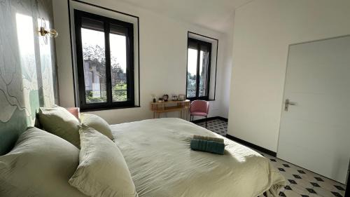 Villeneuve-Minervois House | Chambre Pivoine au Domaine de l'Aven