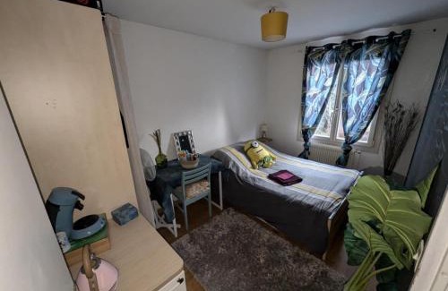 Nevers House | Chambre privée avec espaces partagés chez la famille d'Anthony