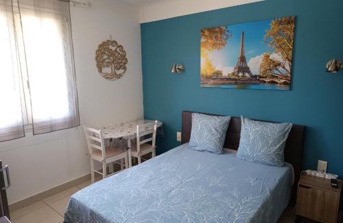 Saint-Assiscle House | Chambre privée climatisée chez particulier, WIFI