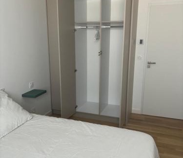 Genay House | Chambre privée climatisée avec salle de bains partagée-le Sapin