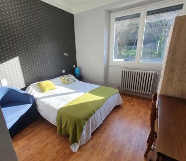 Saint-Affrique House | Chambre privée du Majestic