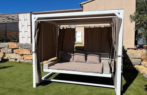 Cotignac House | Chambre privative - DOMAINE de la LOUVE