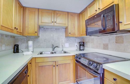 Madeira Beach Condo | 🌴 Chambre Resort – Beachfront Bliss in Madeira Beach