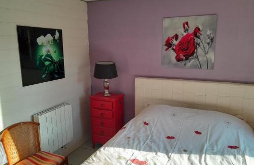 Conde-sur-Noireau House | chambre sérénité