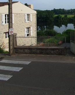 Laroque-des-Arcs House | Chambre spacieuse vue sur le Lot - proche Cahors