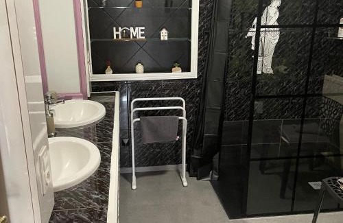 Wisembach Bed & Breakfast | Chambre spacieuse avec salle d'eau privative à Wisembach - FR-1-589-810