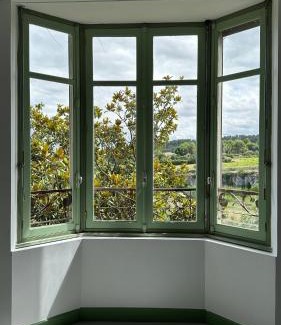 Villeneuve-Minervois House | Chambre Tropicale au Domaine de l'Aven