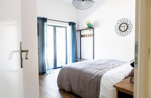 Vinzelles House | Chambre tropicale privée au coeur d'un village calme et proche du vignoble