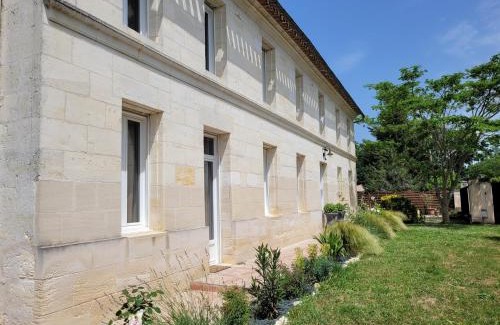 Lugon-et-l'ile-du-Carney Bed & Breakfast | Chambre Vigne, piscine spa fitness