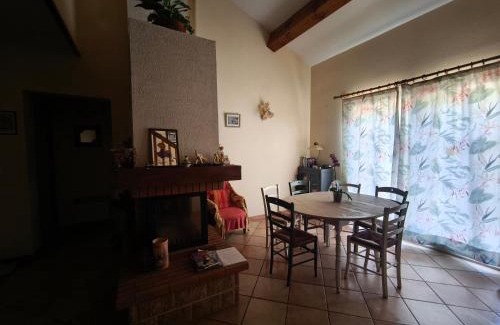 Millas House | Chambre vue jardin rez-de-chaussée