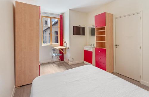 Decre-Cathedrale Apartment | Chambres centre-ville avec espaces partagés - accessibles et abordables