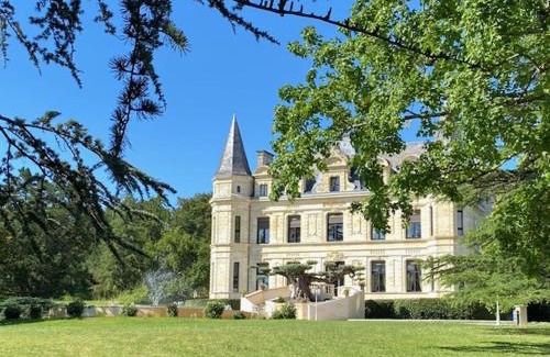 Camiac-et-Saint-Denis Bed & Breakfast | Chambres d'hôtes du Château Camiac