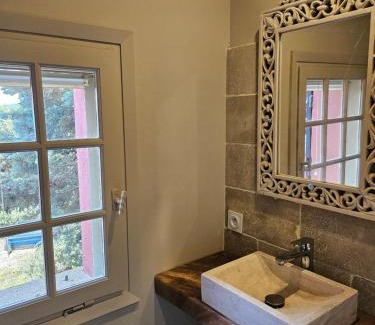 Les Hauts de Villeneuve Bed & Breakfast | Chambres d'hôtes Le Montagné