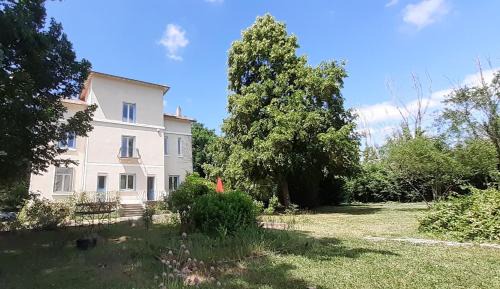 Montrond-les-Bains Bed & Breakfast | Chambres d'hôtes les Bruyères