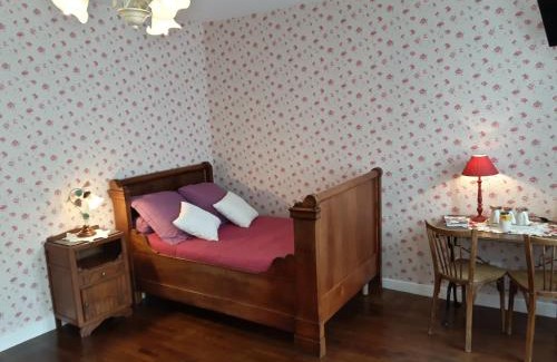 Sainte-Mere-Eglise Bed & Breakfast | Chambres d'Hôtes et Table d'Hôtes- Valentine 44