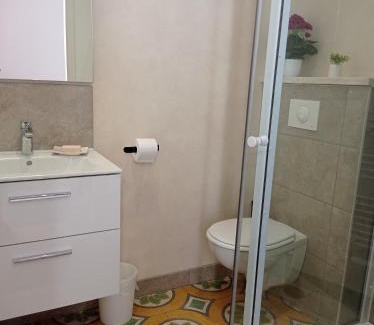 Valle-de-Campoloro Bed & Breakfast | Chambres d'hôte A Caserella, Maison de village rénovée avec vue sur mer