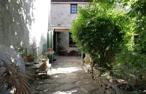 Annay-sur-Serein Bed & Breakfast | Chambres d'Hôtes de La Vallée Du Serein