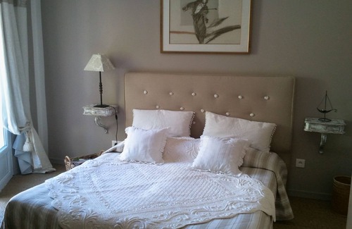 La Tour-d'Aigues Bed & Breakfast | Chambres d'Hôtes de la Ferrage