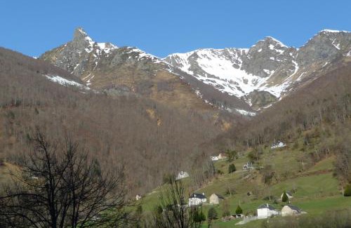 Cauterets Bed & Breakfast | Chambres d'Hôtes La Balaguère
