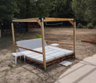 Figanieres Bed & Breakfast | Chambres d'hôtes naturistes adultes pour couples