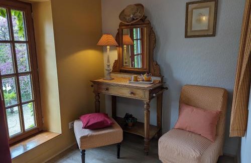 Tavers Bed & Breakfast | Chambres d'hôtes restauration XVIIIe avec WiFi, au cœur des Châteaux de la Loire - FR-1-590-331