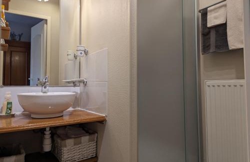 Tavers Bed & Breakfast | Chambres d'hôtes restauration XVIIIe avec WiFi, au cœur des Châteaux de la Loire - FR-1-590-331