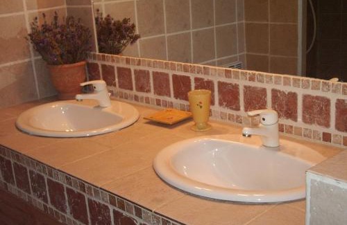 Pujaut Bed & Breakfast | Chambres d'Hôtes Saint Vérédème
