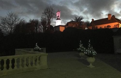 Chatillon-sur-Marne Bed & Breakfast | Chambres d'hotes Karine SMEJ